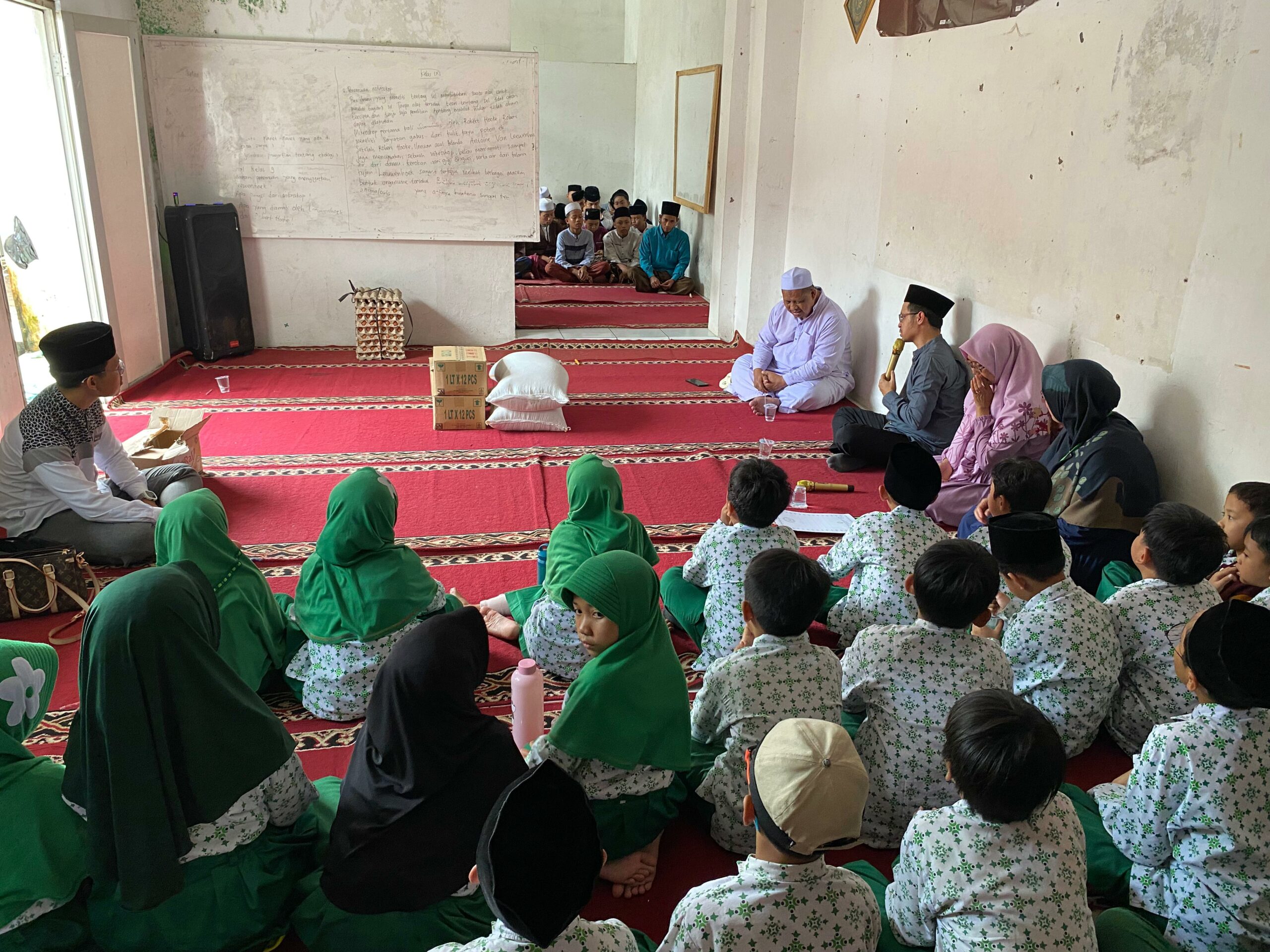 Tidak Bosan untuk Berbagi